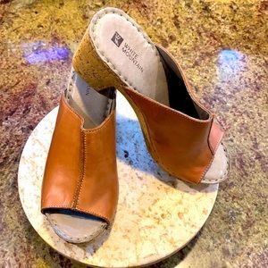 White Mountain, Women’s 3.5 inch cork heeled sandal. Leather upper!